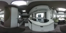 360° Innenansicht Dethleffs c-go 475 EL Safety-Paket, Stauklappe vo. li.