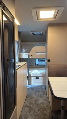 Sicht vorne-hinten Weinsberg CaraCito 470 QDK Modell 2026, UVP26028Euro