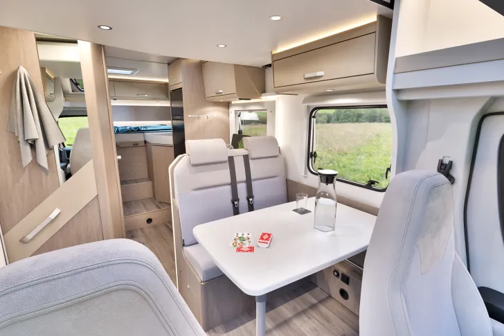 Fahrzeugbild Carado T448 pro+ *Hubbett* #13