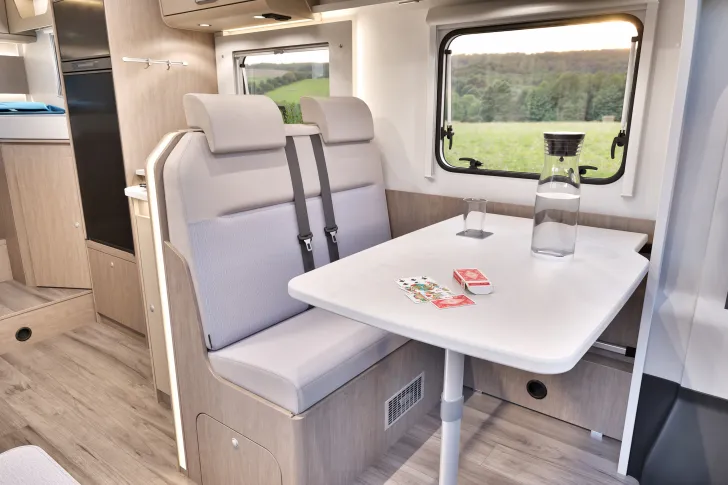 Fahrzeugbild Carado T448 pro+ *Hubbett* #16