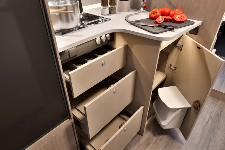 Fahrzeugbild Carado T448 pro+ *Hubbett* #19