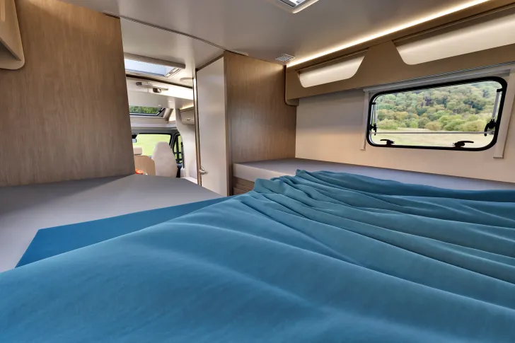 Fahrzeugbild Carado T448 pro+ *Hubbett* #24