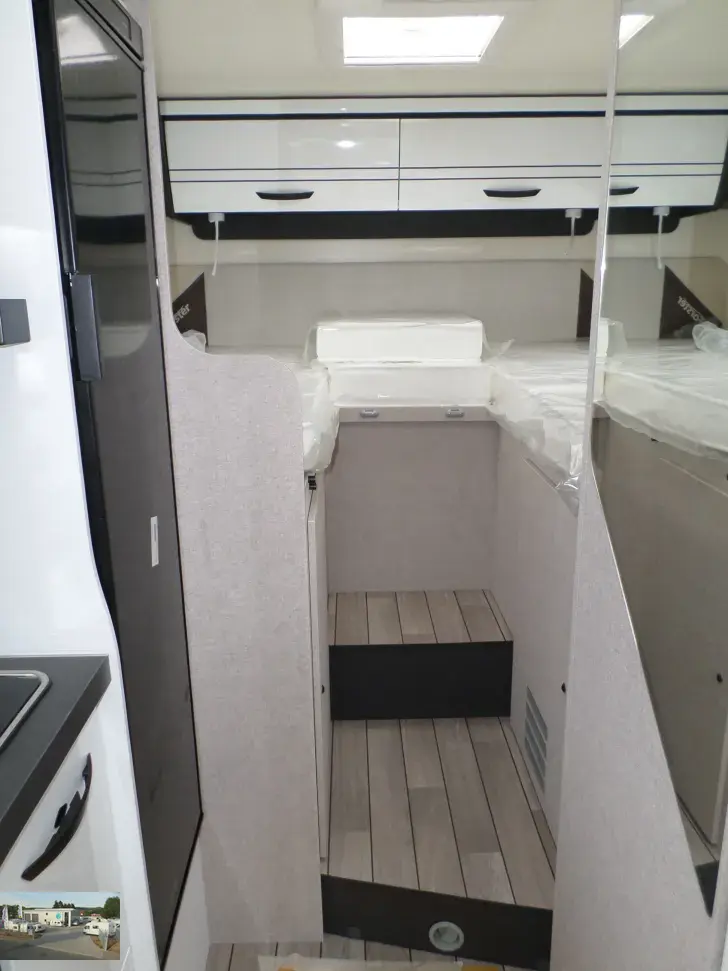 Fahrzeugbild Forster T 699 EB Modell 2026  Einzelb./ Hubbett #14