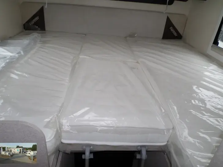 Fahrzeugbild Forster T 699 EB Modell 2026  Einzelb./ Hubbett #24