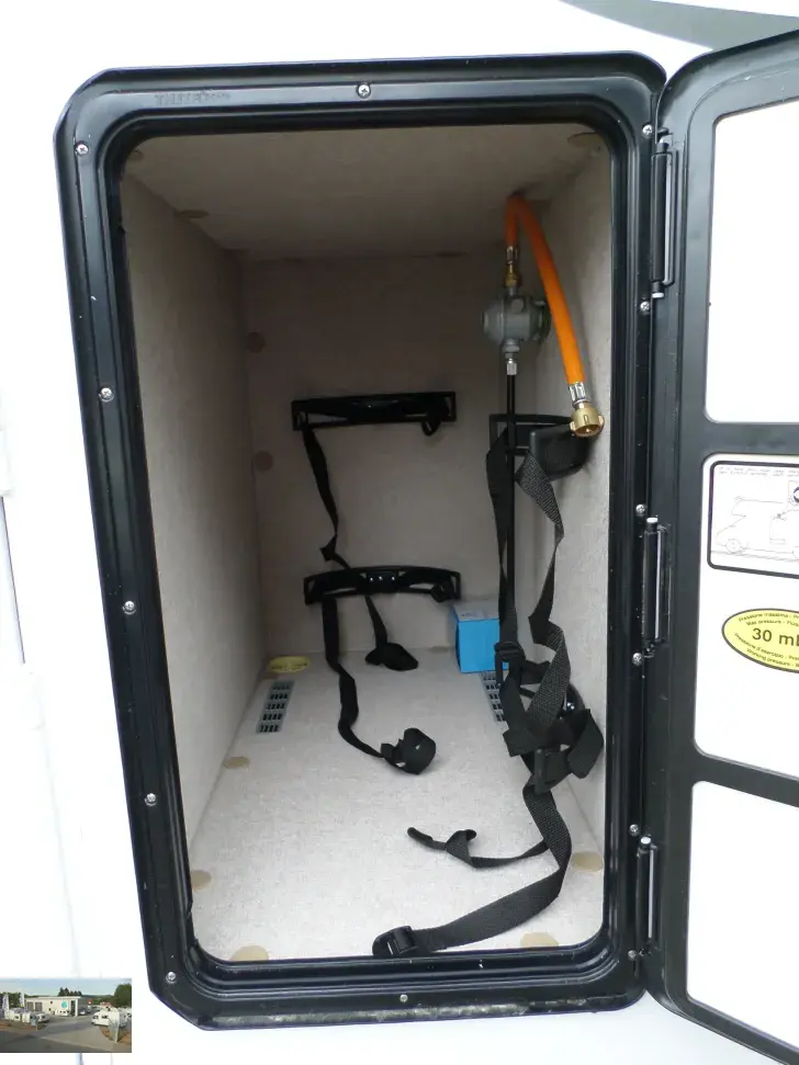 Fahrzeugbild Forster T 699 EB Modell 2026  Einzelb./ Hubbett #42