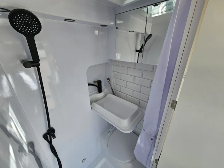 Fahrzeugbild Affinity Freedom 541 HT #20