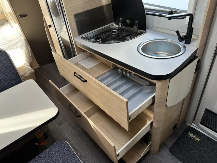 Fahrzeugbild Weinsberg CaraOne 500 FDK 1.700Kg; Steckdosen Paket ;Bugf. #12