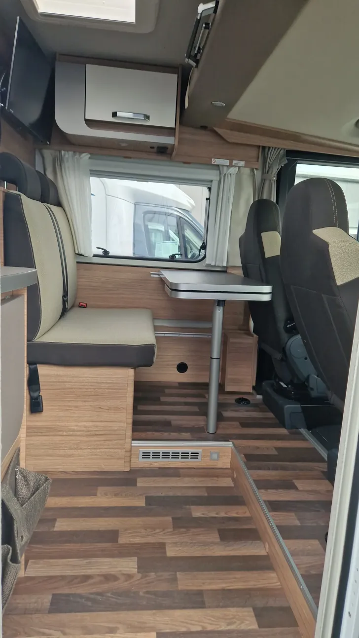 Fahrzeugbild Weinsberg CaraCore 650 MEG #7