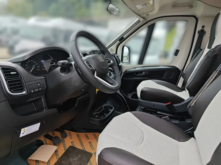 Fahrzeugbild Weinsberg CaraCompact EDITION PEPPER 600 MEG TV LTE LITHIU #7