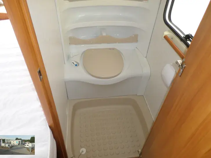 Fahrzeugbild Hobby Excellent 495 UFe Nr. 48 - franz. Bett, RSG #24