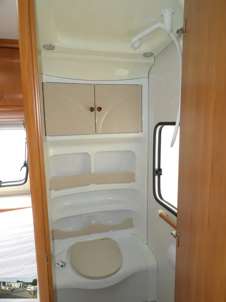 Fahrzeugbild Hobby Excellent 495 UFe Nr. 48 - franz. Bett, RSG #25