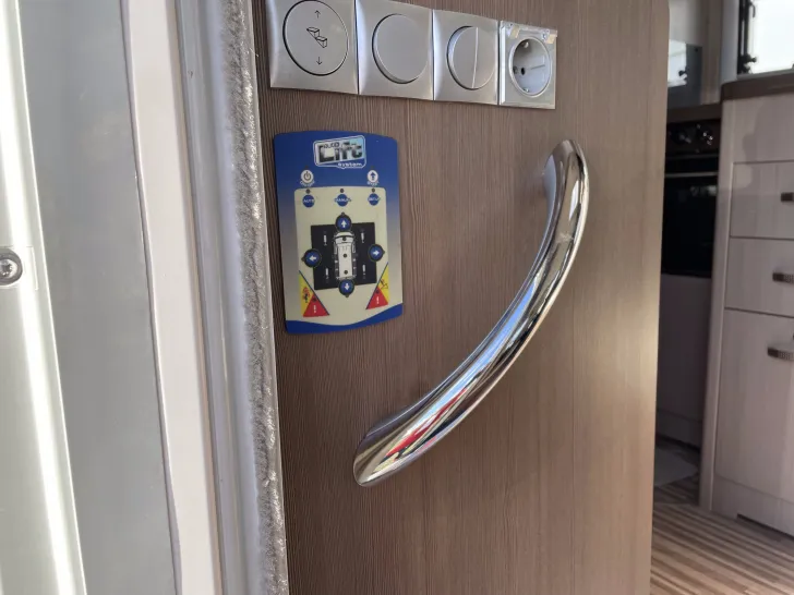 Fahrzeugbild Adria Supersonic I 701 SL #24