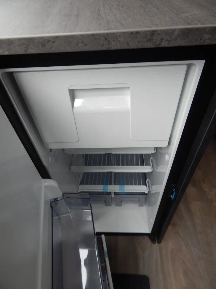 Fahrzeugbild Sunlight Camper Van CLIFF 640 Längsbetten+Markise #13