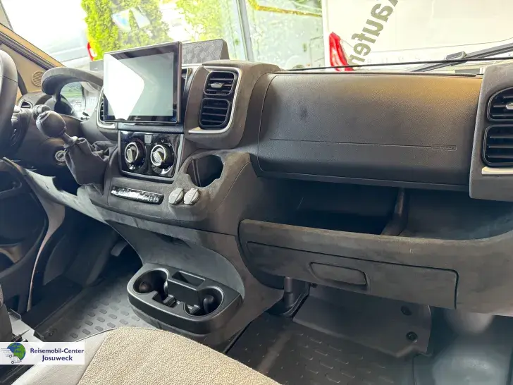 Fahrzeugbild Bürstner Campeo TD 676 G SAT-Antenne, 240 Ah Lithium #15