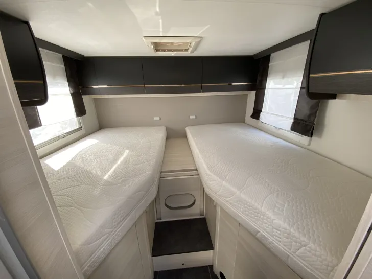 Fahrzeugbild Chausson Teilintegrierte 777GA Titanium Premium #12