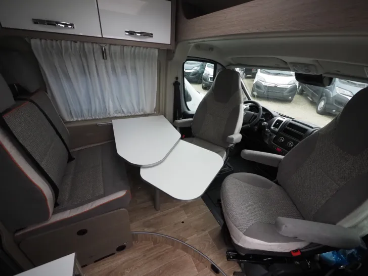 Fahrzeugbild Pössl 2WIN RS Plus, Markise, Isofix, uvm. #5