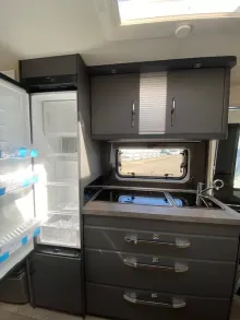 Fahrzeugbild Hobby De Luxe 490 KMF #7