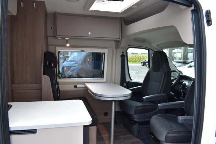 Fahrzeugbild Carado CV 600 16 Zoll Alu, Lederlenkrad #6