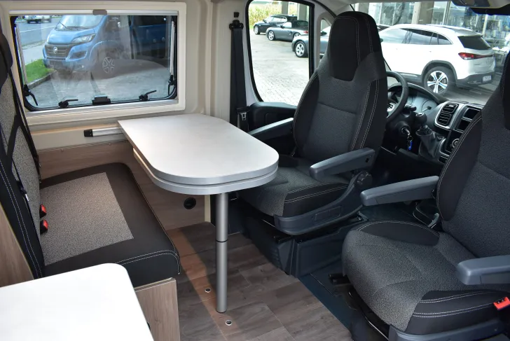 Fahrzeugbild Carado CV 600 16 Zoll Alu, Lederlenkrad #8