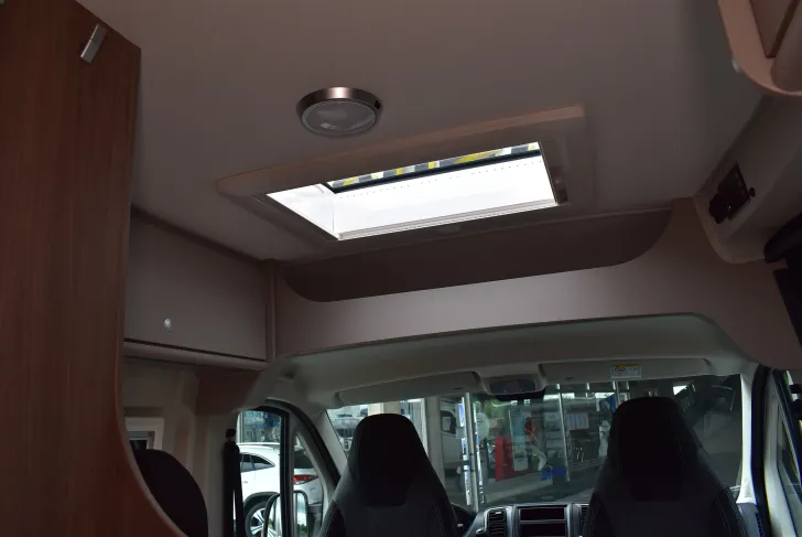 Fahrzeugbild Carado CV 600 16 Zoll Alu, Lederlenkrad #11