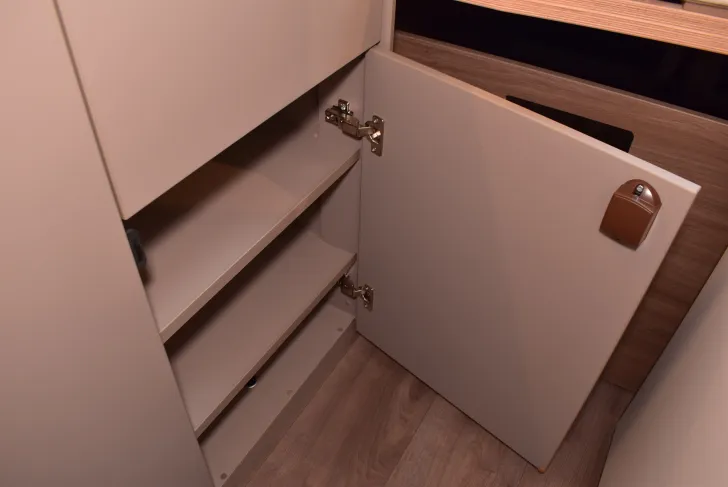 Fahrzeugbild Carado CV 600 16 Zoll Alu, Lederlenkrad #25