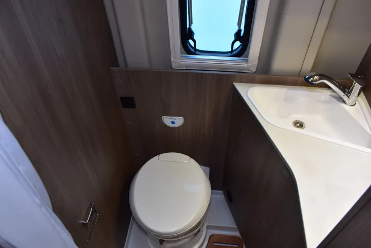 Fahrzeugbild Carado CV 600 16 Zoll Alu, Lederlenkrad #29