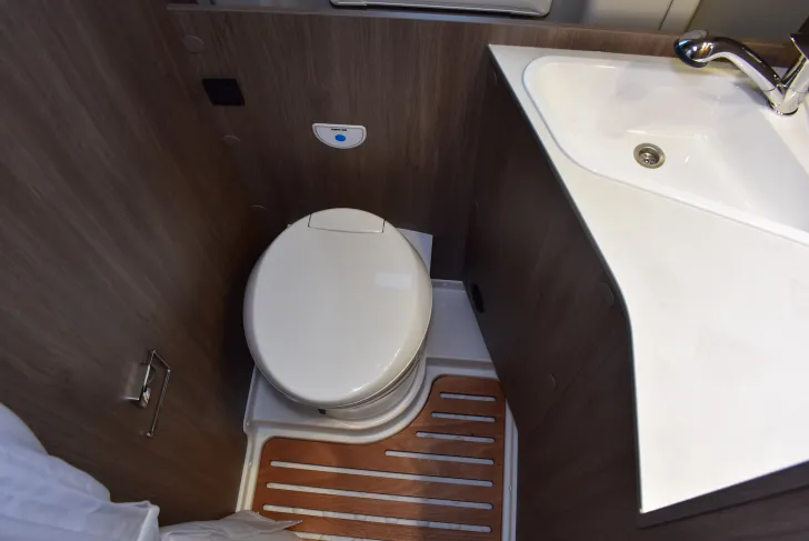 Fahrzeugbild Carado CV 600 16 Zoll Alu, Lederlenkrad #30