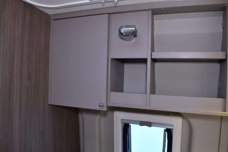 Fahrzeugbild Carado CV 600 16 Zoll Alu, Lederlenkrad #31