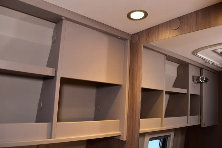 Fahrzeugbild Carado CV 600 16 Zoll Alu, Lederlenkrad #33