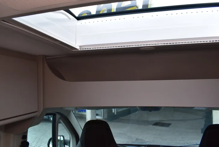 Fahrzeugbild Carado CV 600 16 Zoll Alu, Lederlenkrad #36