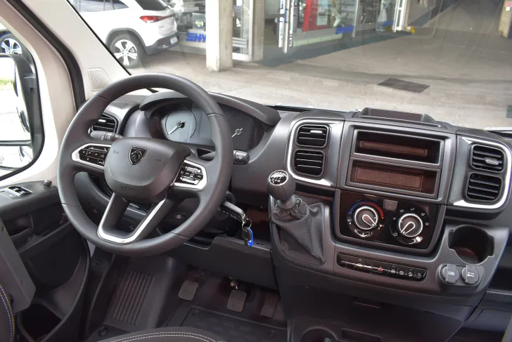 Fahrzeugbild Carado CV 600 16 Zoll Alu, Lederlenkrad #43