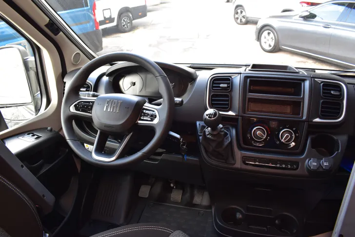 Fahrzeugbild Carado CV 602 pro Längsbetten, Dieselheizung #37