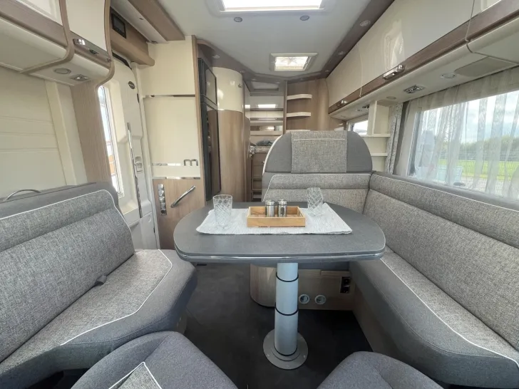 Fahrzeugbild Malibu I 490 RB LE comfort Mercedes #13