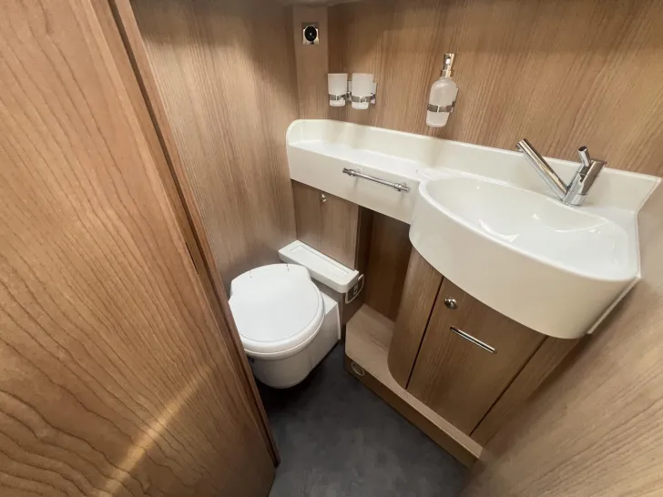 Fahrzeugbild Malibu I 490 RB LE comfort Mercedes #26