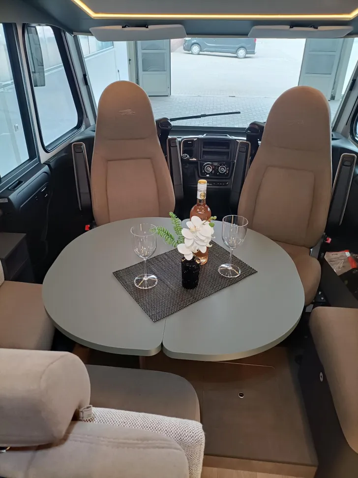 Fahrzeugbild Laika Kosmo H 1319 #7