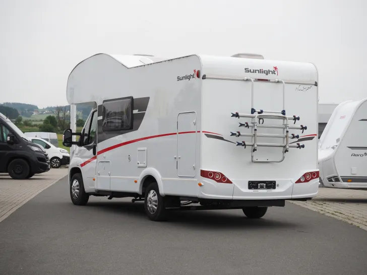 Fahrzeugbild Sunlight A68, Markise, 6 Sitz & Schlafplätze, Radtr., #3
