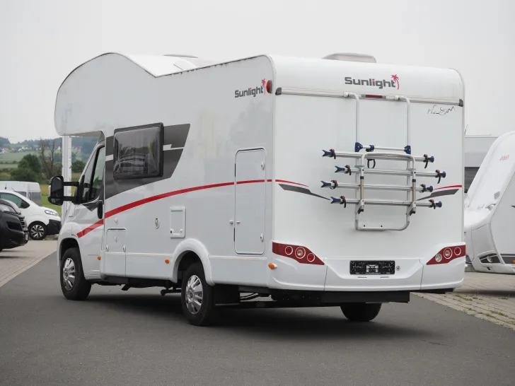 Fahrzeugbild Sunlight A68, Markise, 6 Sitz & Schlafplätze, Radtr., #4