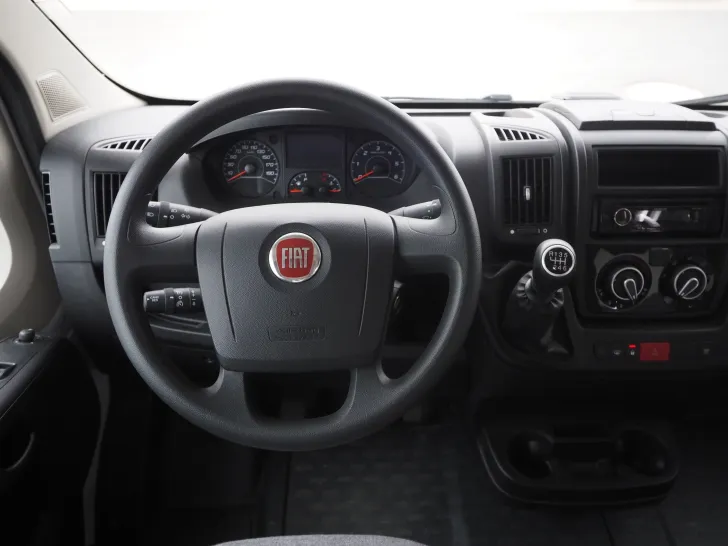 Fahrzeugbild Sunlight A68, Markise, 6 Sitz & Schlafplätze, Radtr., #5