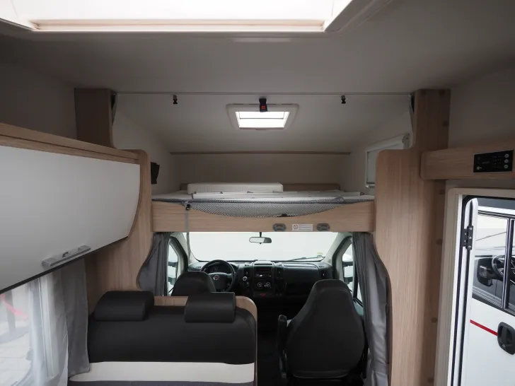 Fahrzeugbild Sunlight A68, Markise, 6 Sitz & Schlafplätze, Radtr., #7