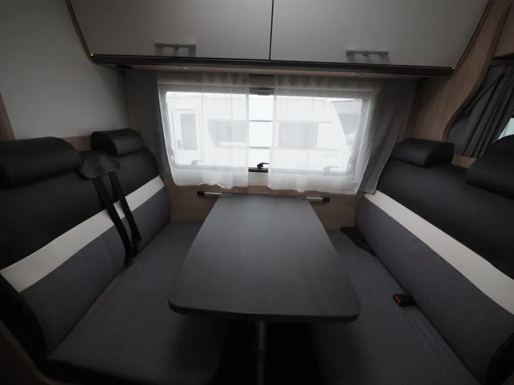 Fahrzeugbild Sunlight A68, Markise, 6 Sitz & Schlafplätze, Radtr., #9