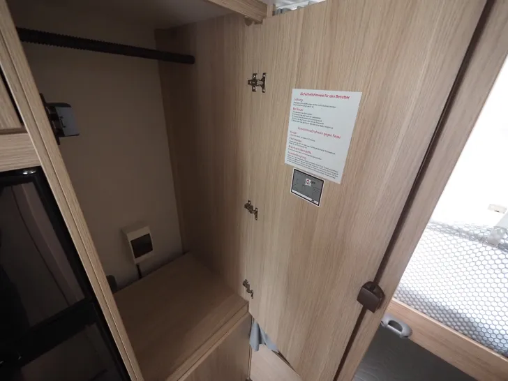 Fahrzeugbild Sunlight A68, Markise, 6 Sitz & Schlafplätze, Radtr., #15