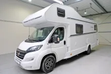 Fahrzeugbild Weinsberg CaraHome 700 DG/1.Hand/Festbett/Garage/Klima #4