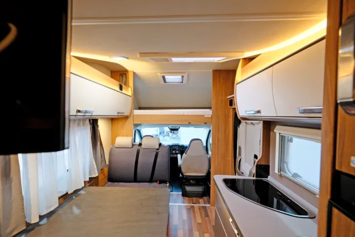 Fahrzeugbild Weinsberg CaraHome 700 DG/1.Hand/Festbett/Garage/Klima #6