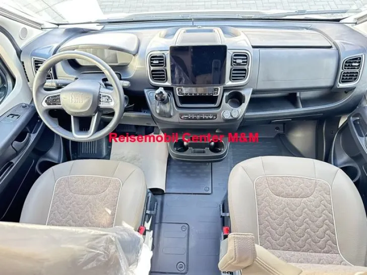 Fahrzeugbild Malibu Van first class-two rooms GT skyview 640 LE RB #6