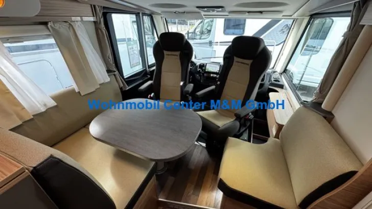Fahrzeugbild Weinsberg CaraCore 700 MEG MJ25 180 PS Aguti #4