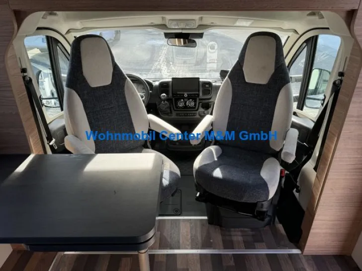 Fahrzeugbild Weinsberg CaraHome 550 MG Modell 2024 Markise Styling #3