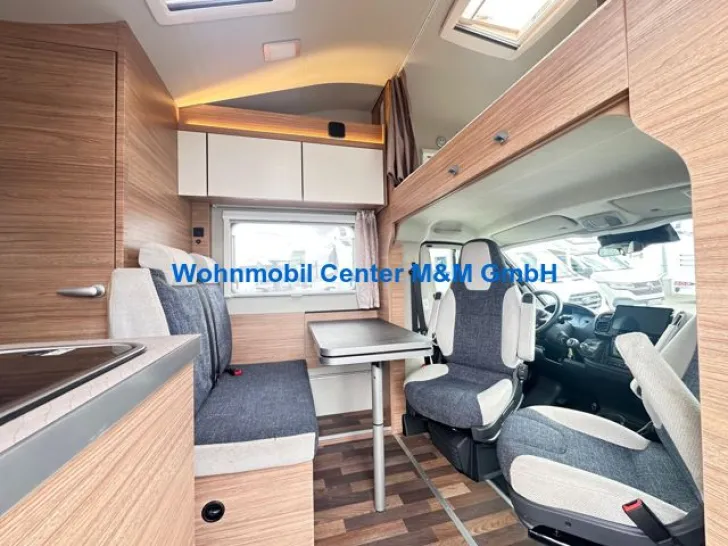 Fahrzeugbild Weinsberg CaraHome 550 MG Modell 2024 Markise Styling #6