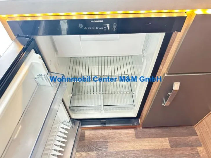 Fahrzeugbild Weinsberg CaraHome 550 MG Modell 2024 Markise Styling #8