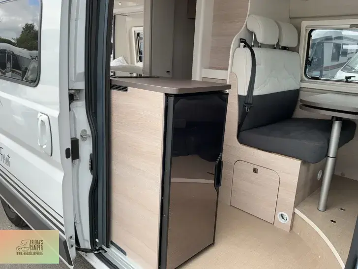 Fahrzeugbild Bürstner Campeo Black Forest C 600 #14