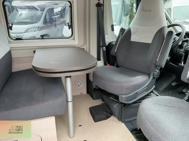 Fahrzeugbild Bürstner Campeo Black Forest C 600 #18